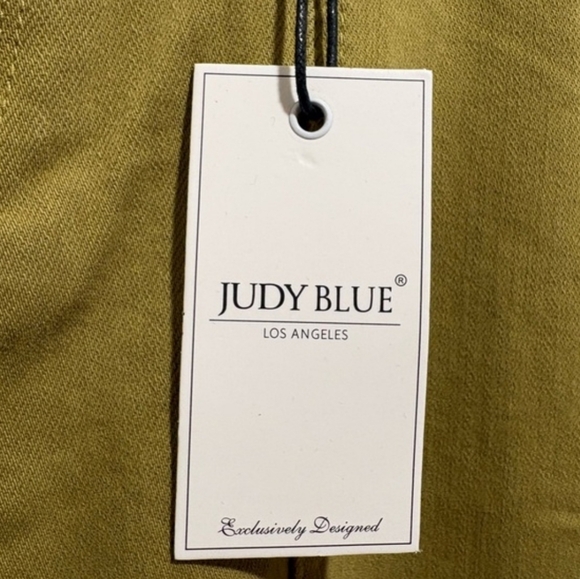 Judy Blue High Rise Cargo Straight-Leg Jean in Matcha Green Size 7/28 NWT - Picture 9 of 16